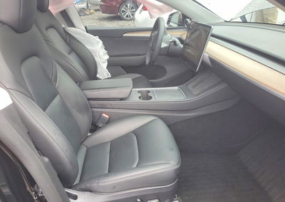 2025 Tesla Model Y, daño Frontal, Copart lote 59980206, foto 7 de 14