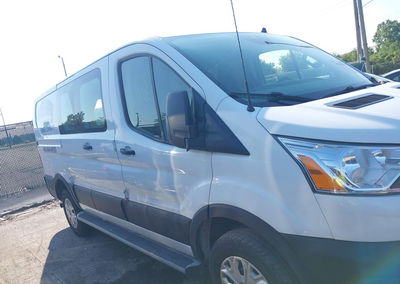 2021 Ford Transit-250, daño Frontal izquierdo, Iaai lote 45739553, foto 13 de 16