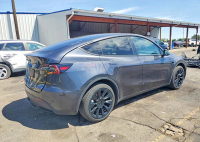 2024 Tesla Model Y, пошкодження: Бік, Copart лот 67200656, фото 3 з 14