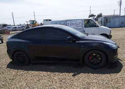2022 Tesla Model Y Performance Dual Motor All-wheel Drive, Front End damage, Iaai lot 45288079, photo 12 of 17