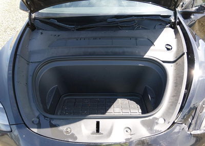 2022 Tesla Model Y Performance Dual Motor All-wheel Drive, Front End damage, Iaai lot 45288079, photo 10 of 17