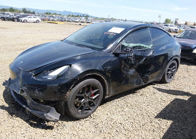 2022 Tesla Model Y Performance Dual Motor All-wheel Drive, Front End damage, Iaai lot 45288079, photo 2 of 17