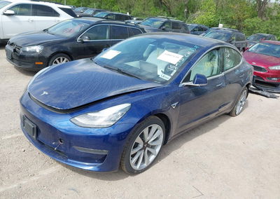 2019 Tesla Model 3 Long Range/performance, daño Trasero, Iaai lote 44802139, foto 2 de 19