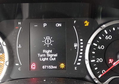 2023 Jeep Renegade Latitude 4x4, Left Side damage, Iaai lot 45311231, photo 15 of 16