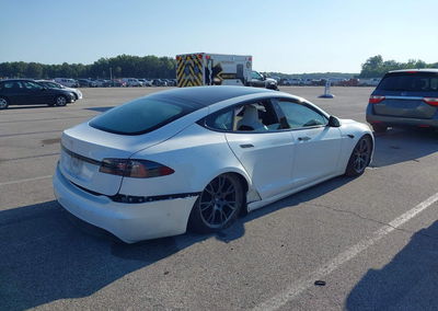 2022 Tesla Model S Dual Motor All-wheel Drive, daño Frontal, Iaai lote 45728201, foto 4 de 17