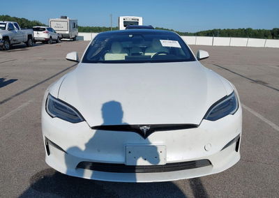 2022 Tesla Model S Dual Motor All-wheel Drive, daño Frontal, Iaai lote 45728201, foto 11 de 17