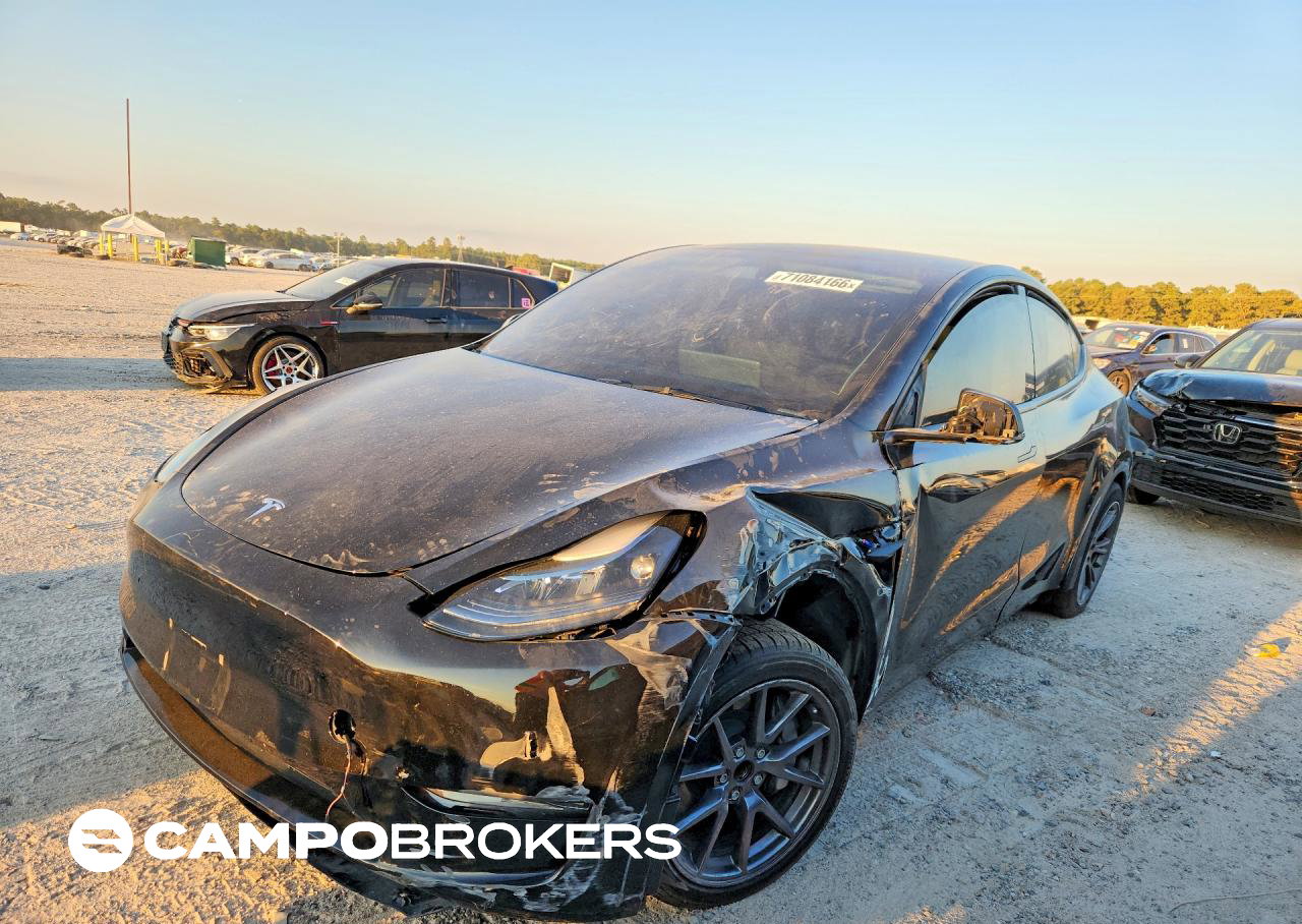 2025 Tesla Model Y, daño Lateral, Copart lote 71084166