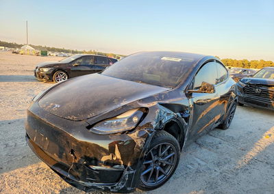 2025 Tesla Model Y, daño Lateral, Copart lote 71084166