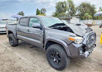 2019 Toyota Tacoma Trd Sport, daño Frontal, Copart lote 66144706, foto 4 de 15