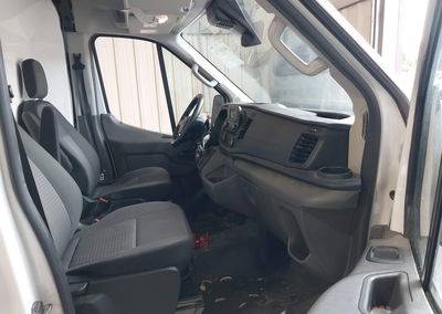 2020 Ford Transit-250, daño Front & Rear, Iaai lote 46036026, foto 5 de 16