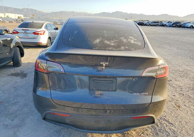 2024 Tesla Model Y, daño Frontal, Copart lote 63439996, foto 6 de 13
