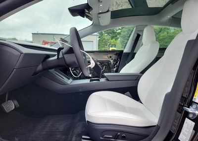2026 Tesla Model 3, daño Lateral, Copart lote 59782876, foto 7 de 13