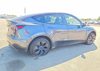 2024 Tesla Model Y, uszkodzenie: Przód, Copart lot 67739786, zdjęcie 3 z 12