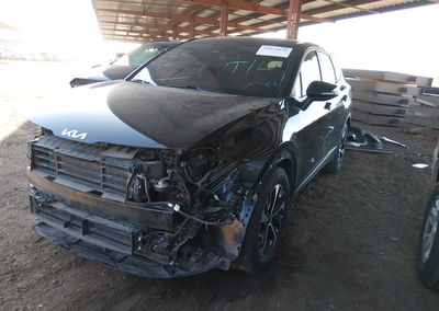 2024 Kia Sportage Ex, Right Front damage, Iaai lot 45979528, photo 2 of 18