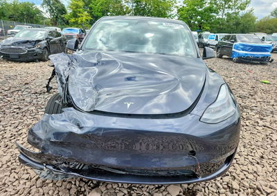 2025 Tesla Model Y, daño Frontal, Copart lote 66497656, foto 5 de 14