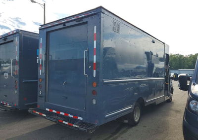 2021 Ford Transit T-350 Hd Delivery Truck, uszkodzenie: Drobne wgniecenia/zarysowania, Copart lot 67253496, zdjęcie 3 z 13