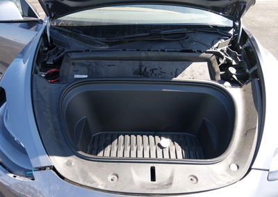 2024 Tesla Model Y Long Range Dual Motor All-wheel Drive, daño Lateral izquierdo, Iaai lote 45679001, foto 10 de 23