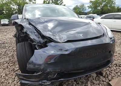 2025 Tesla Model Y, daño Frontal, Copart lote 66497656, foto 14 de 14