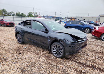 2026 Tesla Model Y, daño Trasero, Copart lote 64752176, foto 4 de 15