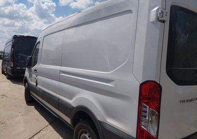 2019 Ford Transit-250, Roof damage, Iaai lot 46049207, photo 14 of 16