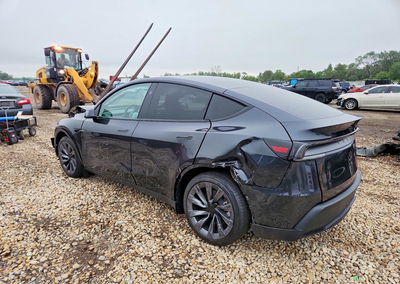 2026 Tesla Model Y, daño Trasero, Copart lote 64752176, foto 2 de 15