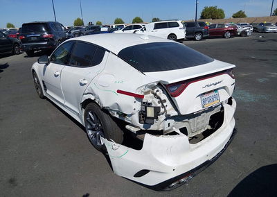 2020 Kia Stinger Gt-line, daño Trasero izquierdo, Iaai lote 45942637, foto 14 de 17