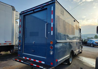 2021 Ford Transit Delivery Truck, пошкодження: Незначні вм’ятини/подряпини, Copart лот 56959776, фото 3 з 13