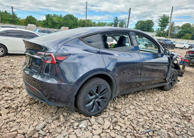 2025 Tesla Model Y, daño Frontal, Copart lote 66497656, foto 3 de 14
