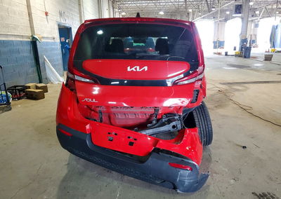 2022 Kia Soul Lx, uszkodzenie: Tył, Copart lot 50124486, zdjęcie 6 z 15