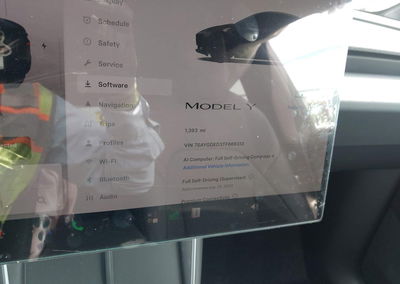 2026 Tesla Model Y, daño Frontal derecho, Iaai lote 45898277, foto 7 de 16