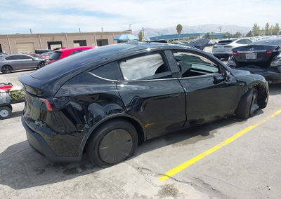 2026 Tesla Model Y, daño Frontal derecho, Iaai lote 45898277, foto 4 de 16