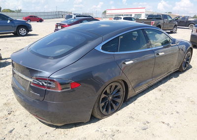 2020 Tesla Model S Long Range Dual Motor All-wheel Drive/long Range Plus Dual Motor All-wheel Drive, daño Suspensión, Iaai