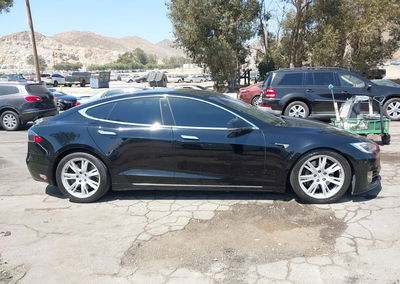 2020 Tesla Model S Long Range Dual Motor All-wheel Drive/long Range Plus Dual Motor All-wheel Drive, uszkodzenie: Podwozie,