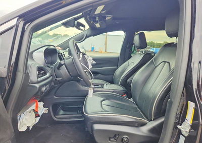 2026 Chrysler Pacifica Limited, daño Frontal, Copart lote 70381696, foto 7 de 13