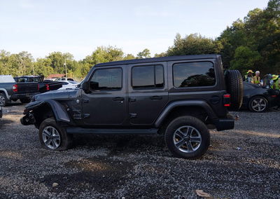 2020 Jeep Wrangler Unlimited Sahara 4x4, daño Frontal izquierdo, Iaai lote 45882384, foto 14 de 16