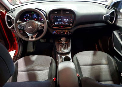2022 Kia Soul Lx, uszkodzenie: Tył, Copart lot 50124486, zdjęcie 8 z 15
