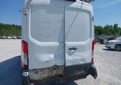 2021 Ford Transit-250, daño Trasero, Iaai lote 45012950, foto 6 de 16