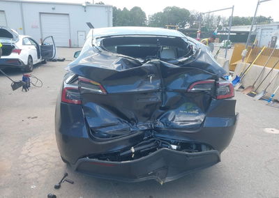 2024 Tesla Model Y Long Range Dual Motor All-wheel Drive, пошкодження: Задня частина, Iaai лот 45687737, фото 16 з 18