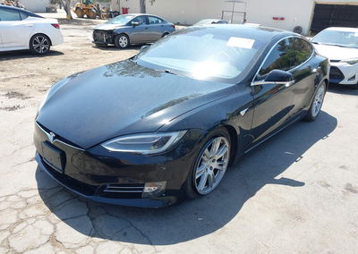 2020 Tesla Model S Long Range Dual Motor All-wheel Drive/long Range Plus Dual Motor All-wheel Drive, uszkodzenie: Podwozie,