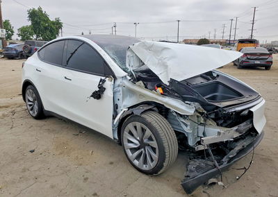 2026 Tesla Model Y, uszkodzenie: Przód, Copart lot 61600416, zdjęcie 4 z 14