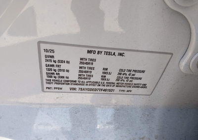 2026 Tesla Model Y Premium Rear-wheel Drive/rear-wheel Drive, daño Volcadura, Iaai lote 45374213, foto 9 de 11