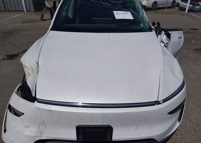 2026 Tesla Model Y Premium Rear-wheel Drive/rear-wheel Drive, daño Volcadura, Iaai lote 45374213, foto 10 de 11