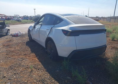 2026 Tesla Model Y Premium Rear-wheel Drive/rear-wheel Drive, daño Volcadura, Iaai lote 45374213, foto 3 de 11