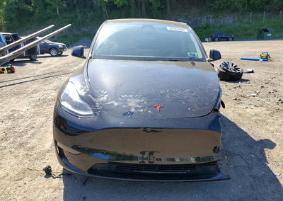 2023 Tesla Model Y, daño Frontal, Copart lote 56593496, foto 5 de 14