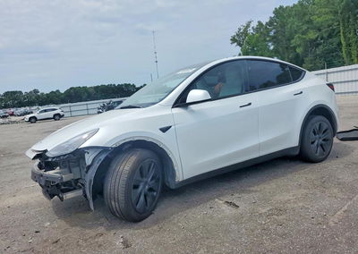 2025 Tesla Model Y, Front End damage, Copart lot 64885626