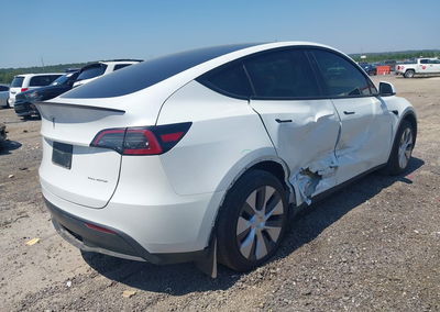 2024 Tesla Model Y Long Range Dual Motor All-wheel Drive, daño Frontal, Iaai lote 45994821, foto 4 de 19