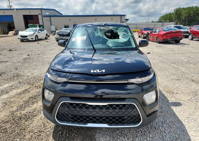2022 Kia Soul Lx, daño Frontal, Copart lote 68387656, foto 5 de 14