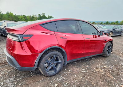 2026 Tesla Model Y, daño Lateral, Copart lote 64194406, foto 3 de 12