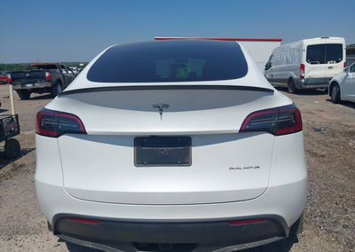 2024 Tesla Model Y Long Range Dual Motor All-wheel Drive, daño Frontal, Iaai lote 45994821, foto 17 de 19