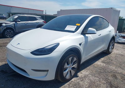2024 Tesla Model Y Long Range Dual Motor All-wheel Drive, daño Frontal, Iaai lote 45994821, foto 2 de 19